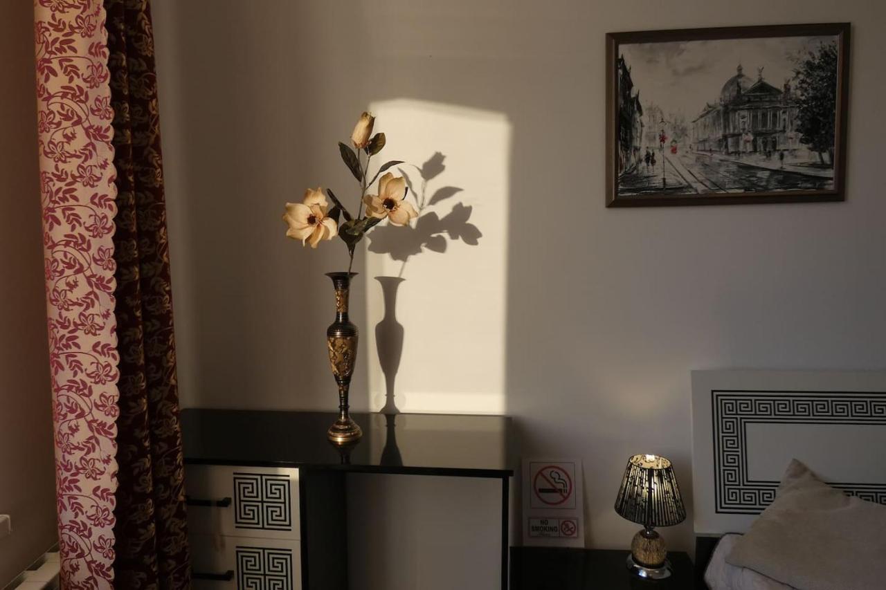 V&O Whitechocolateapt 800 M To Opera ลวีฟ ภายนอก รูปภาพ